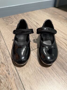 Danskin size 13 black tap shoes